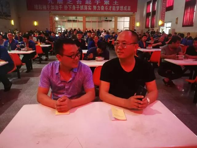 交城縣總工會(huì)抵達(dá)華鑫集團(tuán)開(kāi)展十九大精神文藝演出(圖5)