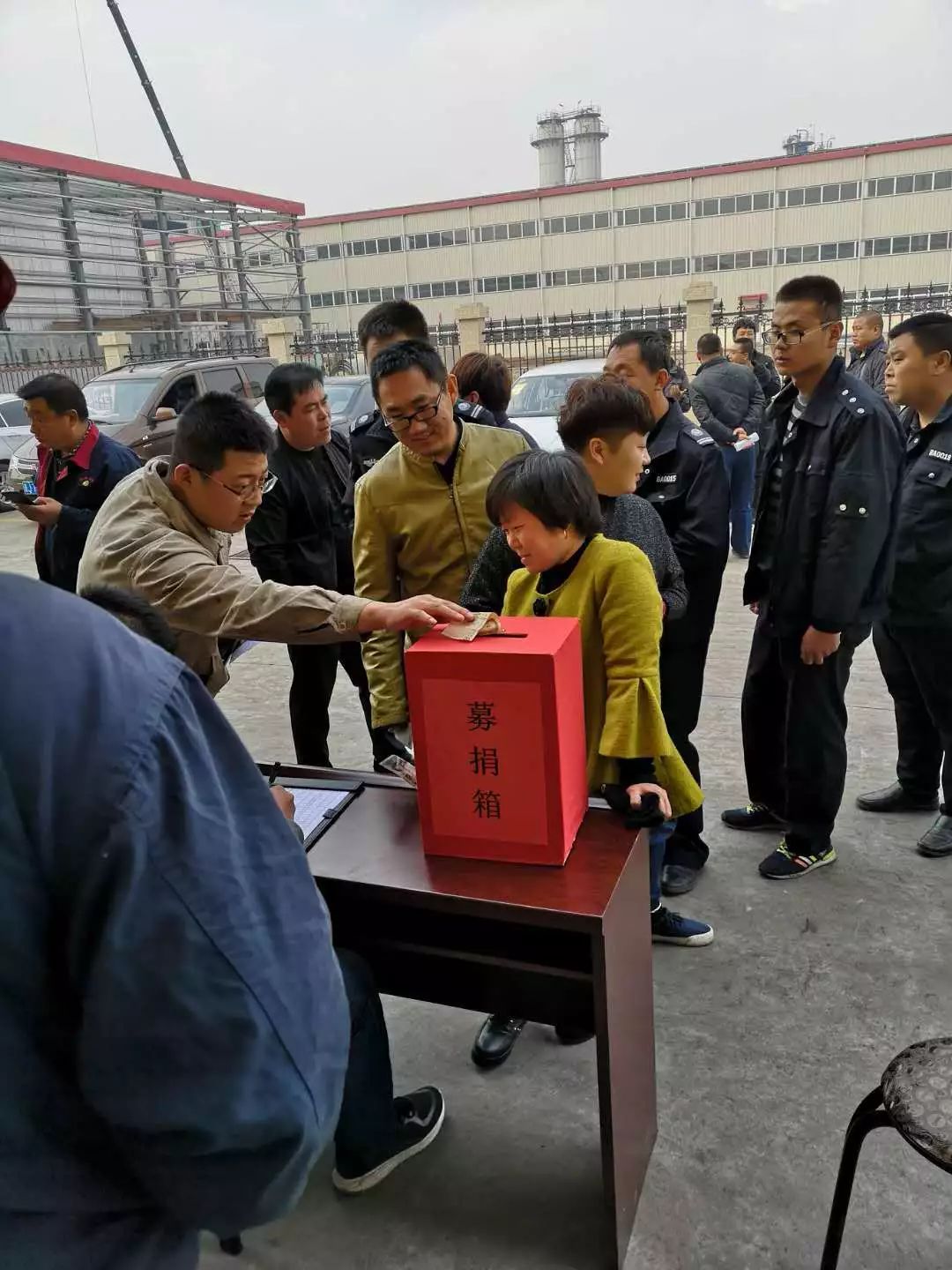 行者無疆，關(guān)懷無微不至；美善鋪就，百載朝錦暮繡(圖15)