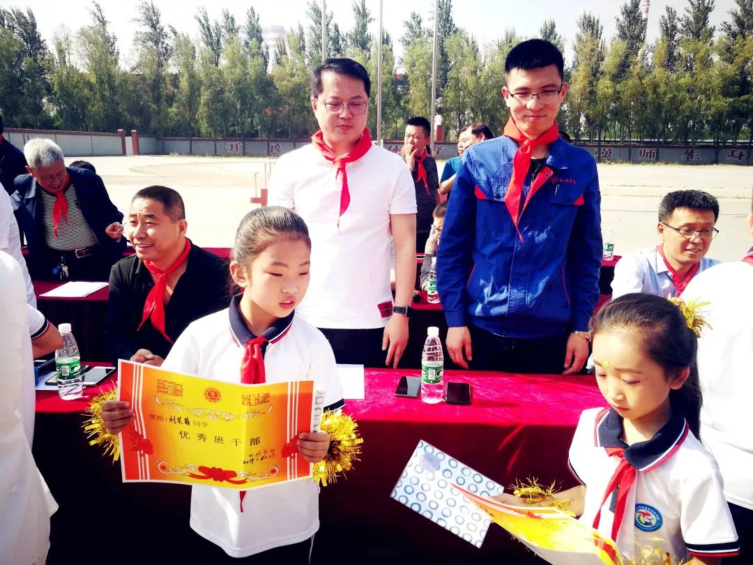 分享愛(ài)心，眾享溫情——華鑫集團(tuán)工會(huì)開(kāi)展“六一獻(xiàn)愛(ài)心”活動(dòng)(圖12)