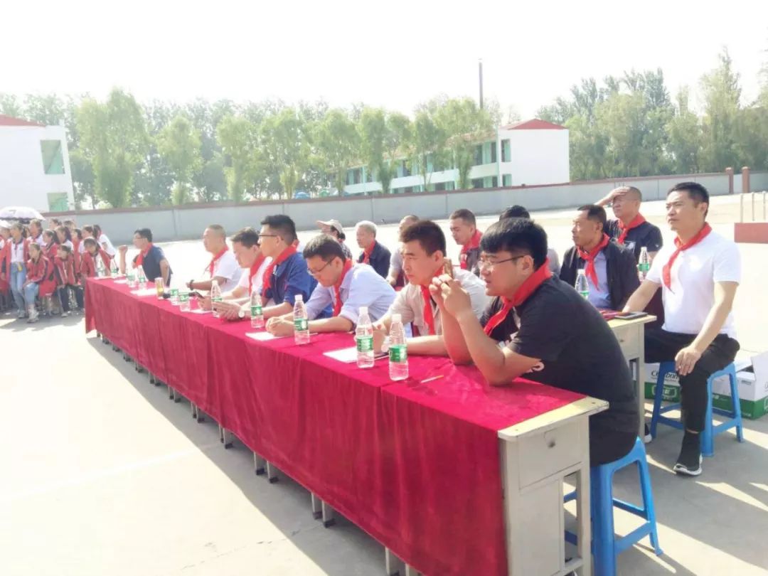 分享愛(ài)心，眾享溫情——華鑫集團(tuán)工會(huì)開(kāi)展“六一獻(xiàn)愛(ài)心”活動(dòng)(圖14)