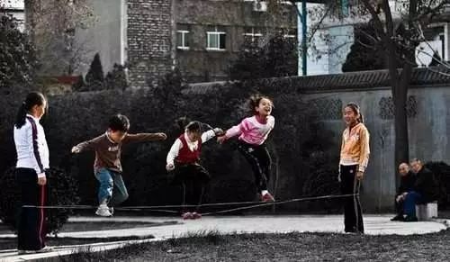 分享愛(ài)心，眾享溫情——華鑫集團(tuán)工會(huì)開(kāi)展“六一獻(xiàn)愛(ài)心”活動(dòng)(圖43)