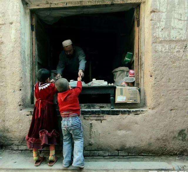 分享愛(ài)心，眾享溫情——華鑫集團(tuán)工會(huì)開(kāi)展“六一獻(xiàn)愛(ài)心”活動(dòng)(圖82)