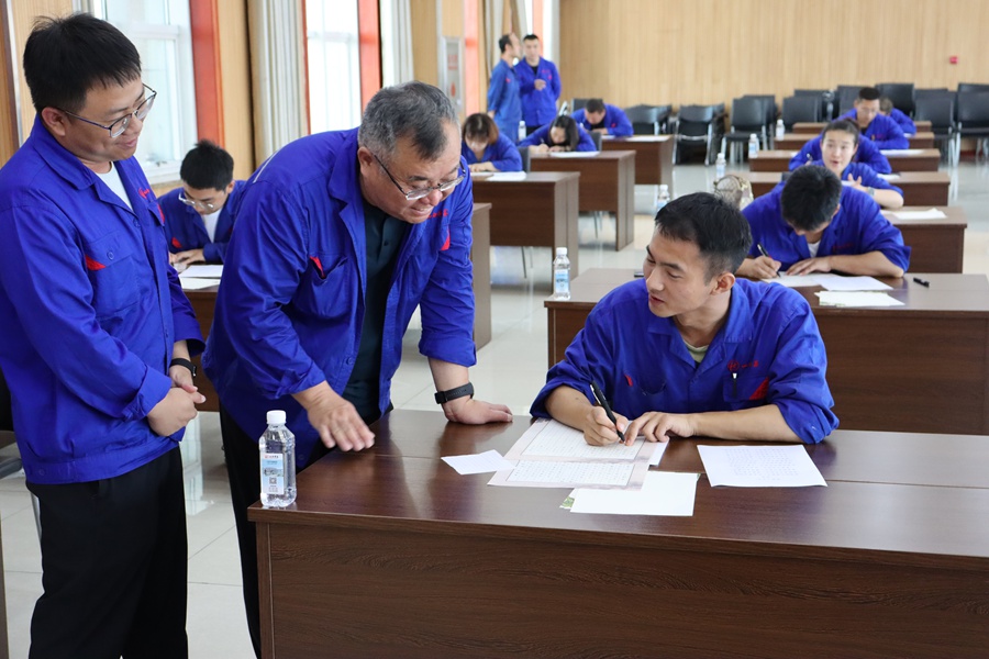 筆尖下的華鑫——書(shū)法大賽